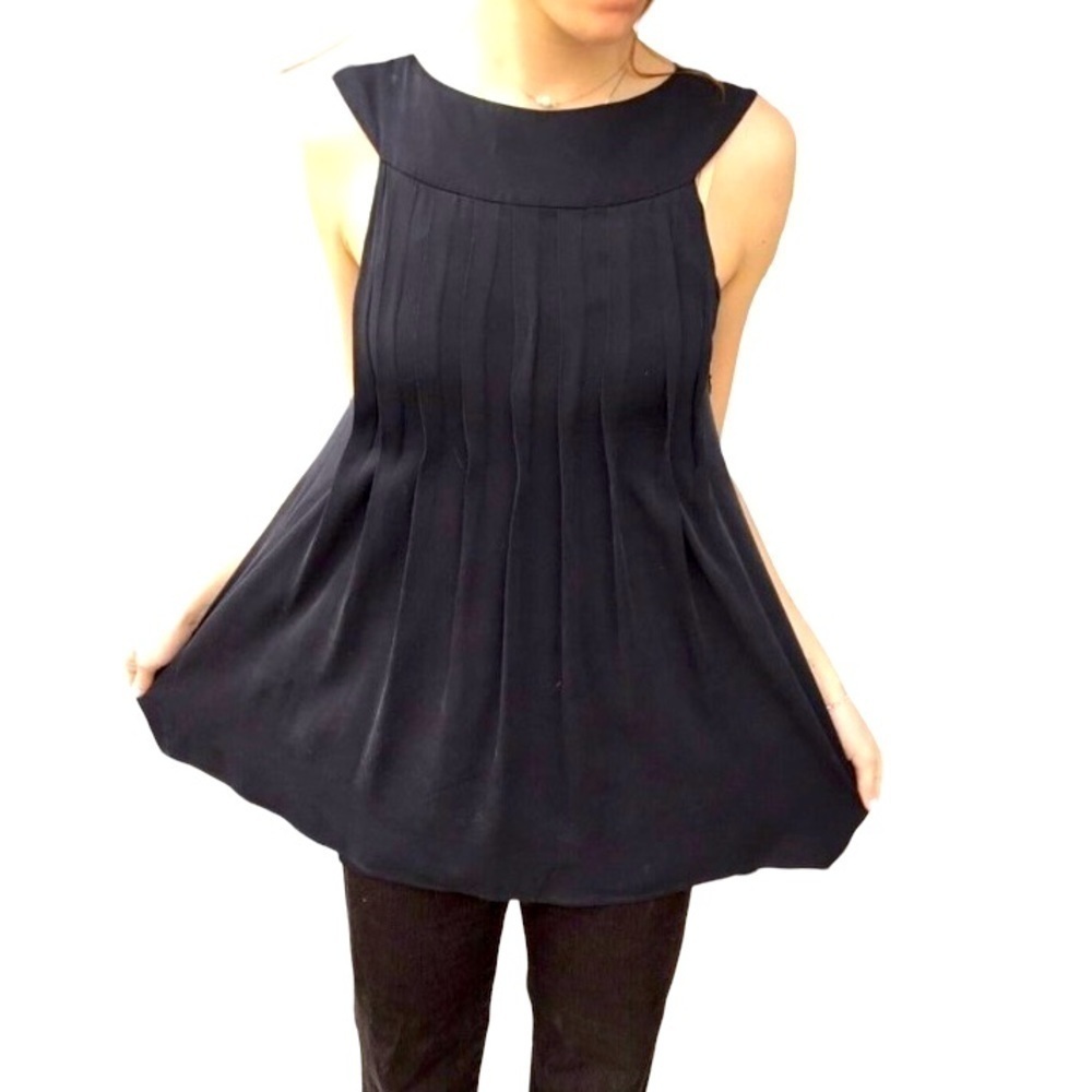 Alice + Olivia M Black Silk Pleated Front Aline Blouse